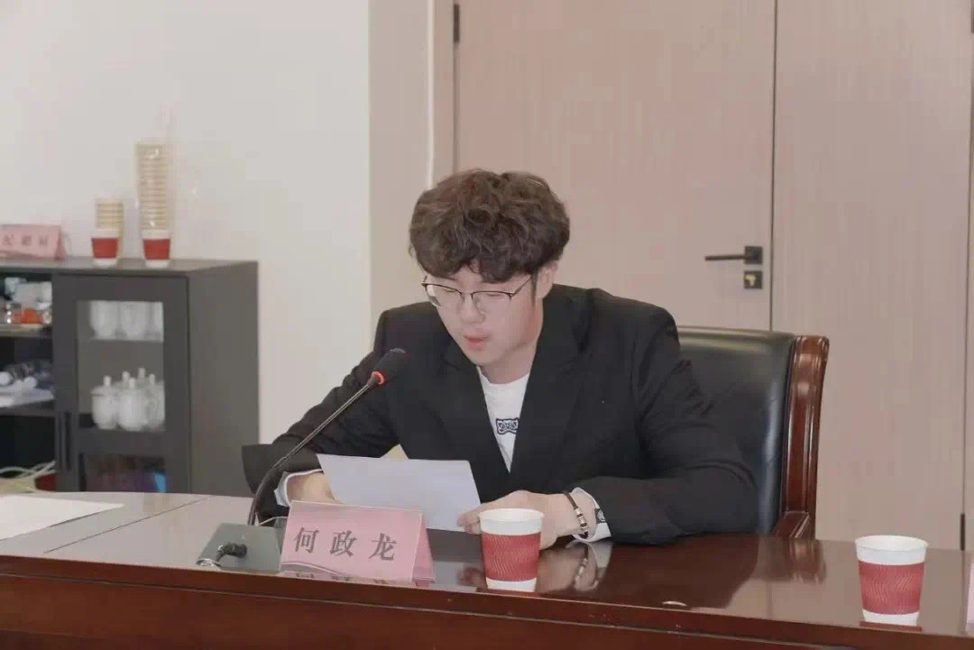 ae312683f089e5a1.jpg ae312683f089e5a1.jpg